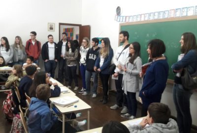 Estudantes de Medicina visitam escola