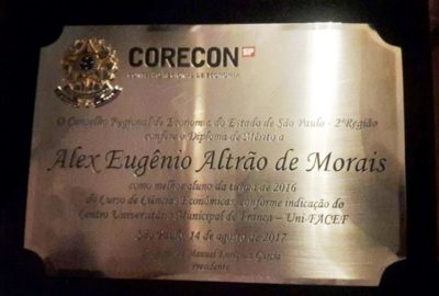 Ex-estudante de Ciências Econômicas do Uni-FACEF recebe prêmio em São Paulo