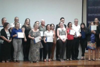 Noite de formatura dos cursos Conecte-se e Comunica-te no Uni-FACEF