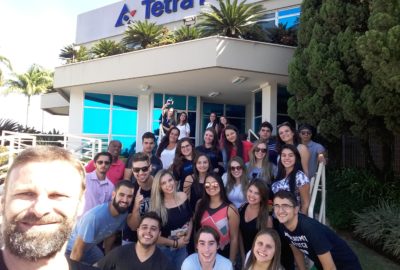 Estudantes de Administração do Uni-FACEF visitam a Tetra Pak