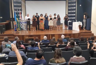 Noite de entrega de certificados do Projeto Comunícate