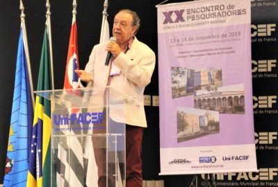 Professor do Uni-FACEF, prestes a se aposentar, recebe homenagem