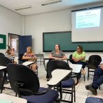 Estudantes de Publicidade e Propaganda se reúnem com ONG para ação de voluntariado.