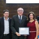 Professor Orivaldo Donzelli, Chefe do Departamento de Ciências Contábeis, do Uni-FACEF, recebe homenagem.