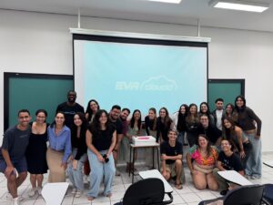 Estudantes de Publicidade e Propaganda, do UniFACEF, recebem especialista para falar sobre o futuro do relacionamento com o consumidor e das vendas