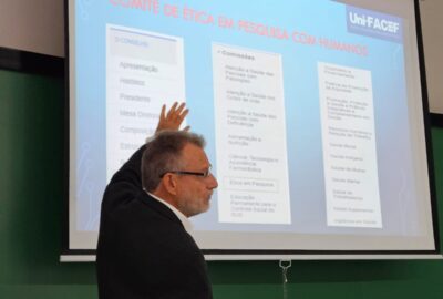 Coordenador do CEP UniFACEF faz apresentação de estrutura e funcionamento sobre esse comitê