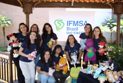 “Hospital do Ursinho Jak Bear”, do UniFACEF, encanta crianças e humaniza a medicina no Franca Shopping