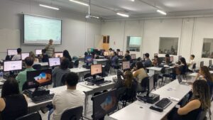 Estudantes de Ciências Contábeis, do UniFACEF, recebem treinamento para IR 2026