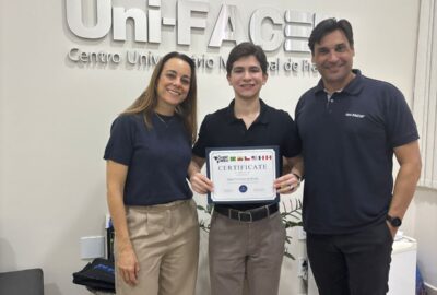Estudante de Engenharia de Produção, do UniFACEF, compartilha experiência de liderança internacional, na Reitoria da Instituição