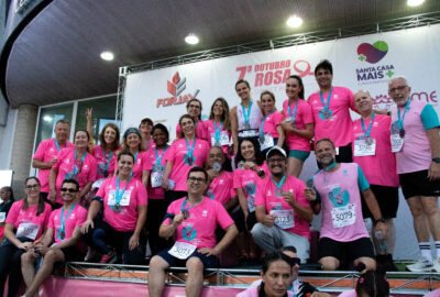 UniFACEF apoia a 7ª Outubro Rosa Sunset Run e mobiliza comunidade acadêmica em prol da saúde e da prevenção